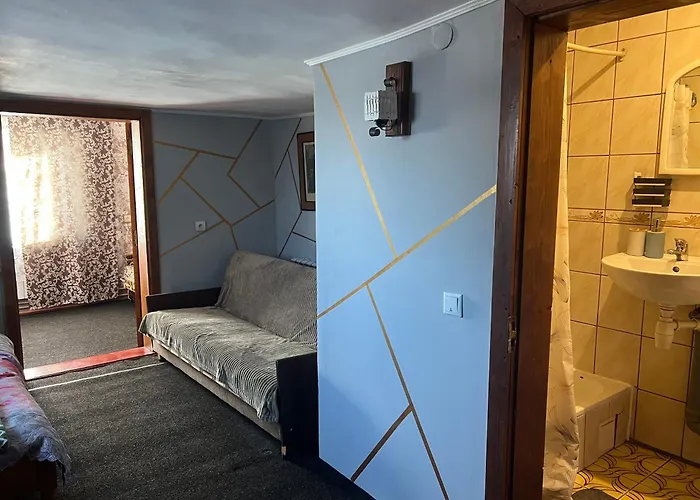 Konukevi Sadiba Rozchil 3*
